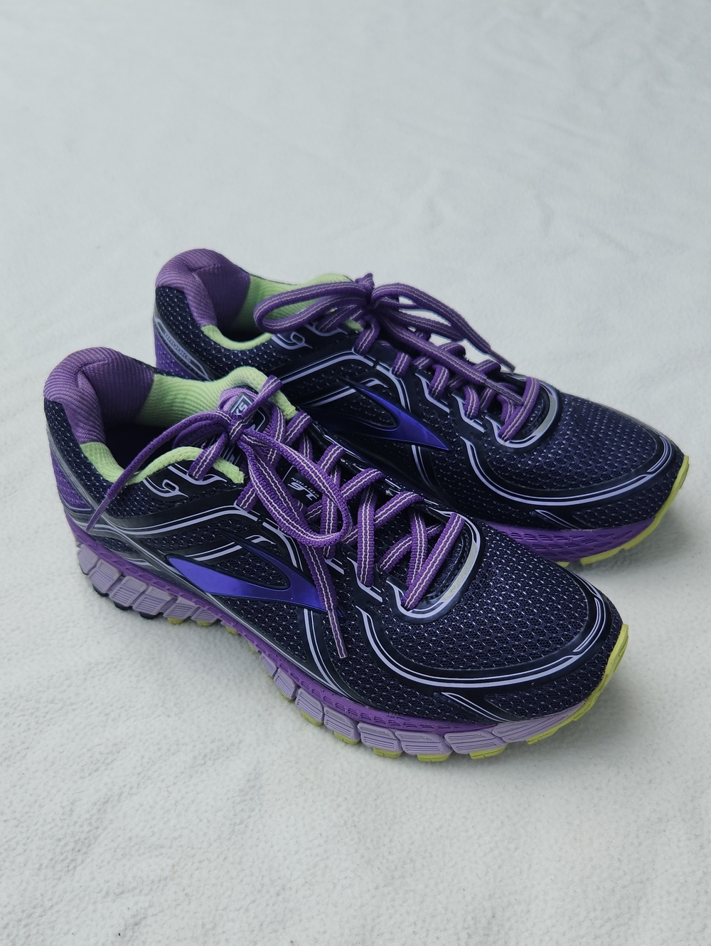 Brooks Adrenaline GTS 16 Purple Blue Green Running Shoes Size 8.5